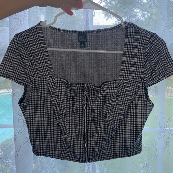 Cropped T shirt - Picture 1 of 4